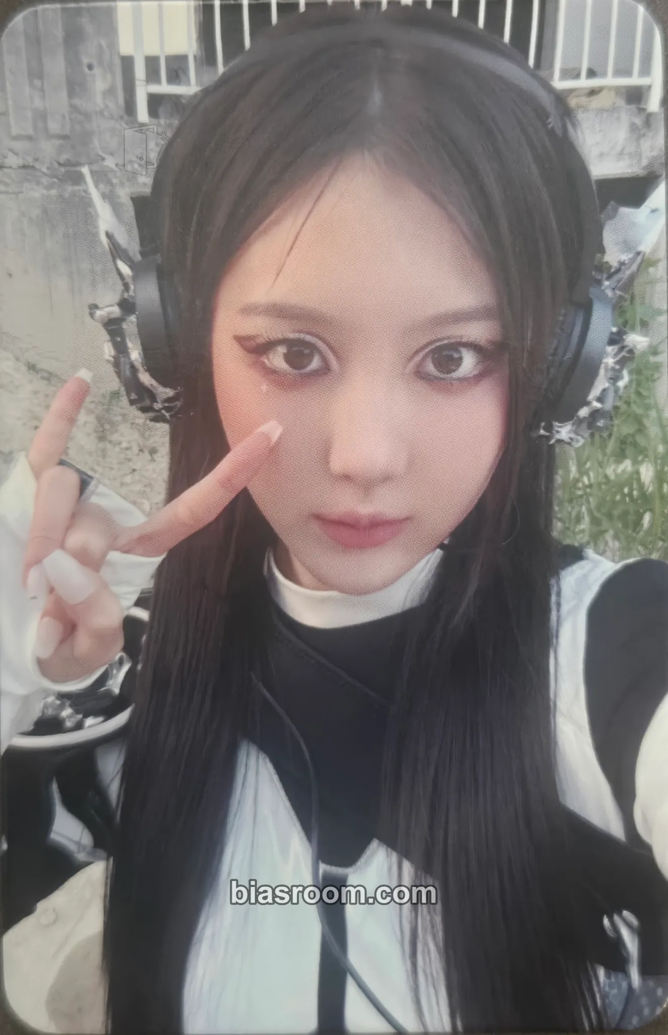 YunSeo OVERSTEP Photocard - BADVILLAIN - BADVILLAIN K-pop photocard