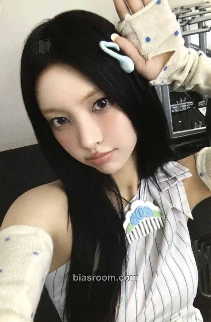 Yunah NOT CUTE ANYMORE Photocard - ILLIT - ILLIT K-pop photocard