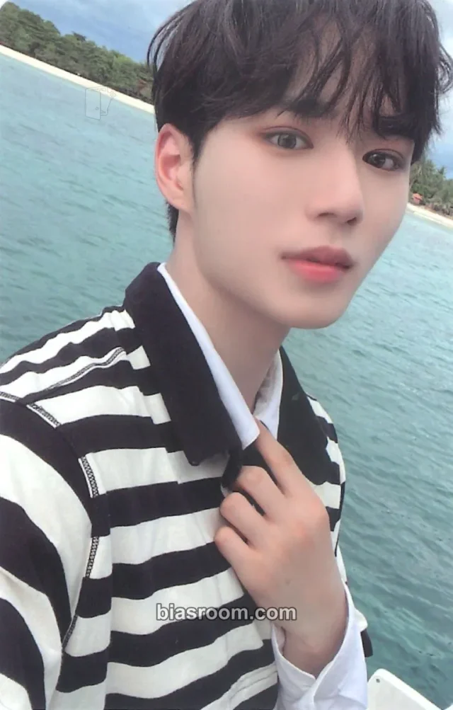 WEi - Junseo - Love Pt.3 : Eternally Album album photocard