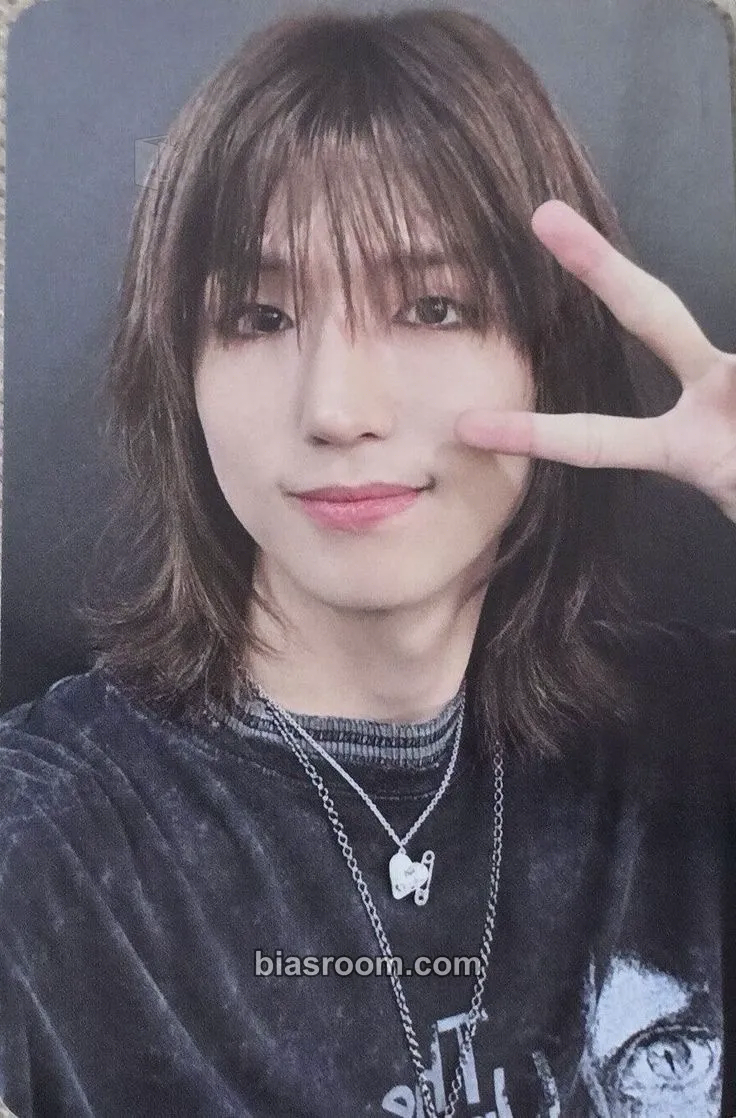 Jun Han Closed ♭eta Photocard - Xdinary Heroes - Xdinary Heroes K-pop photocard