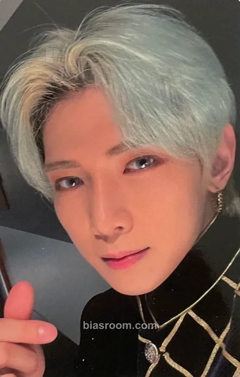 Yeosang The Fellowship : Beginning of the End World Tour 2022 Photocard - ATEEZ - ATEEZ K-pop photocard