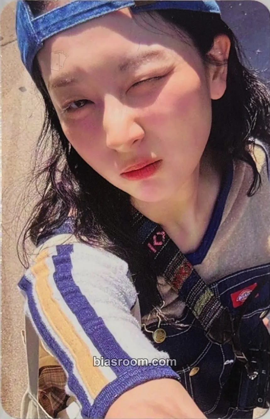 Seulgi SMTown Live 2025 Photocard - Red Velvet - Red Velvet K-pop photocard