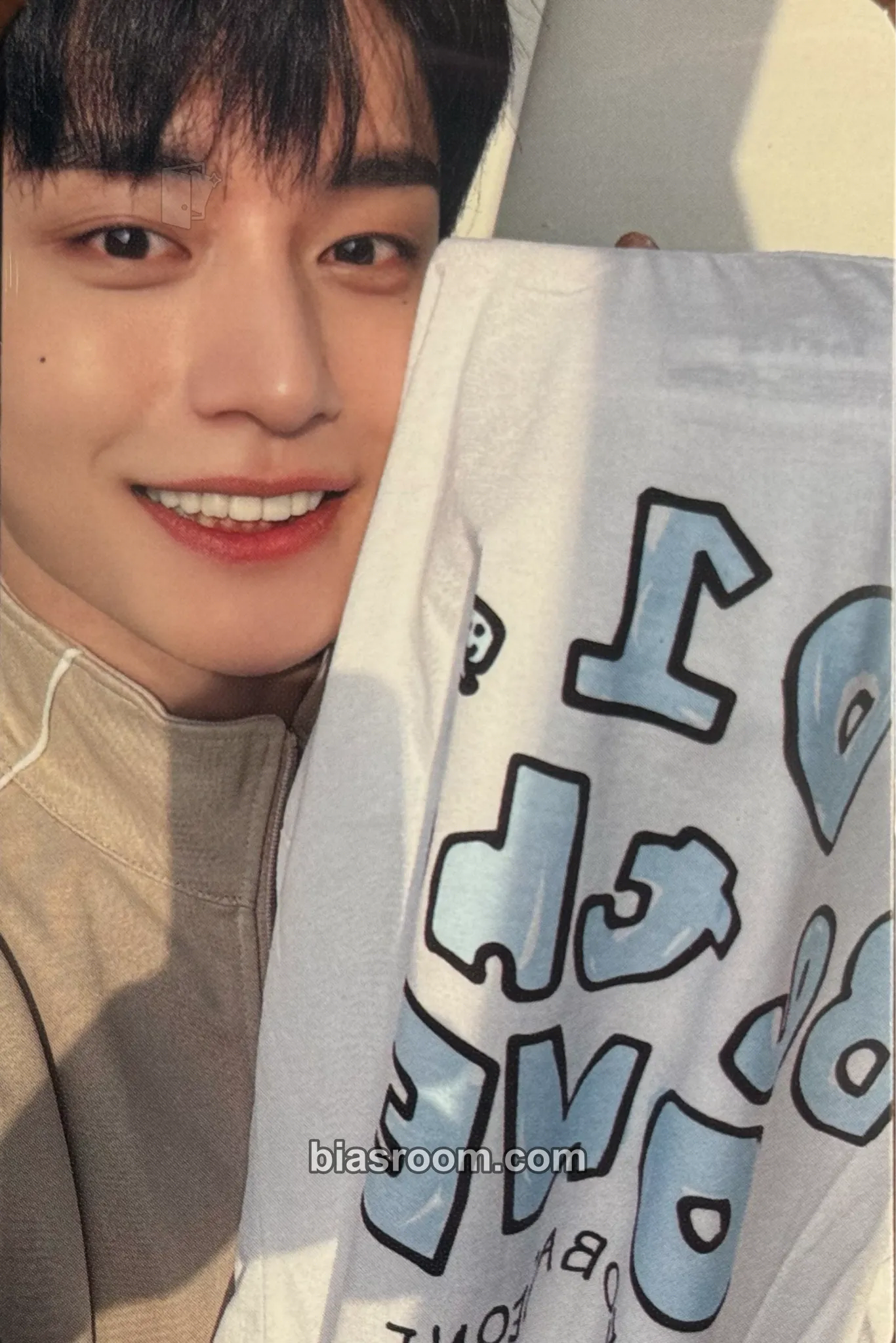 Jiwoong Pop-up Store in Gangnam (Line Friends) Photocard - ZEROBASEONE - ZEROBASEONE K-pop photocard