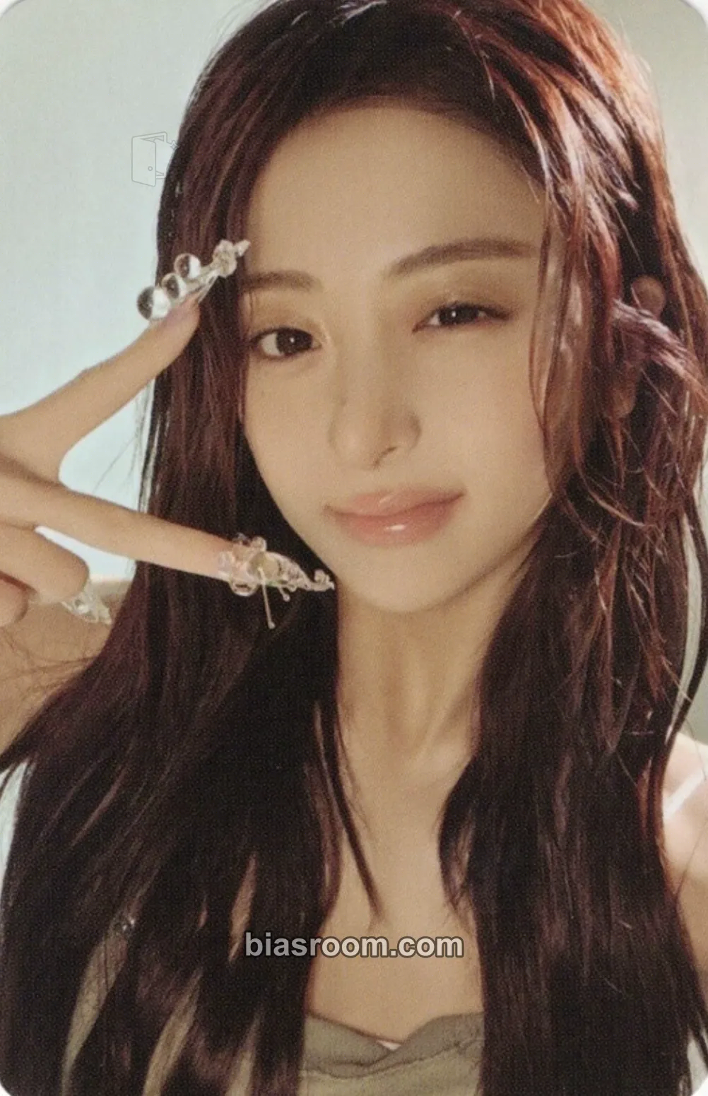 Huh Yunjin PUREFLOW pt.1 Photocard - LE SSERAFIM - LE SSERAFIM K-pop photocard