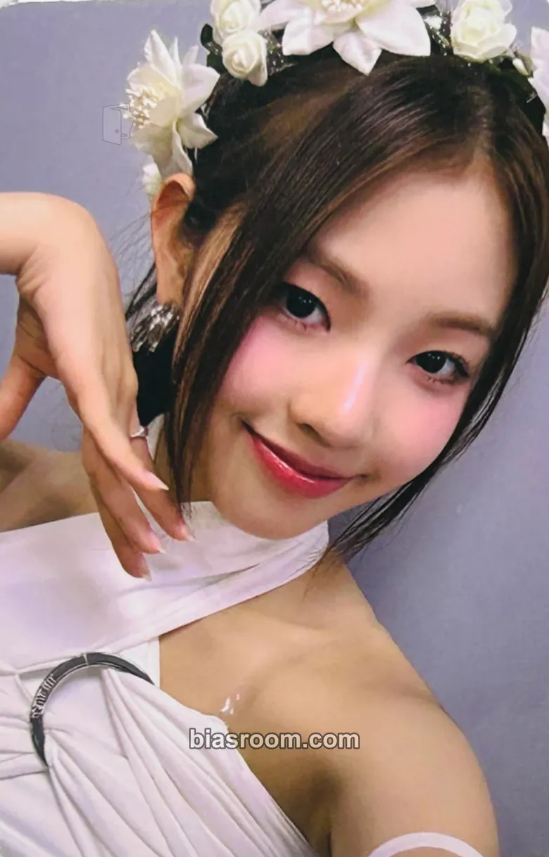 Yoona WE UNIS Photocard - UNIS - UNIS K-pop photocard