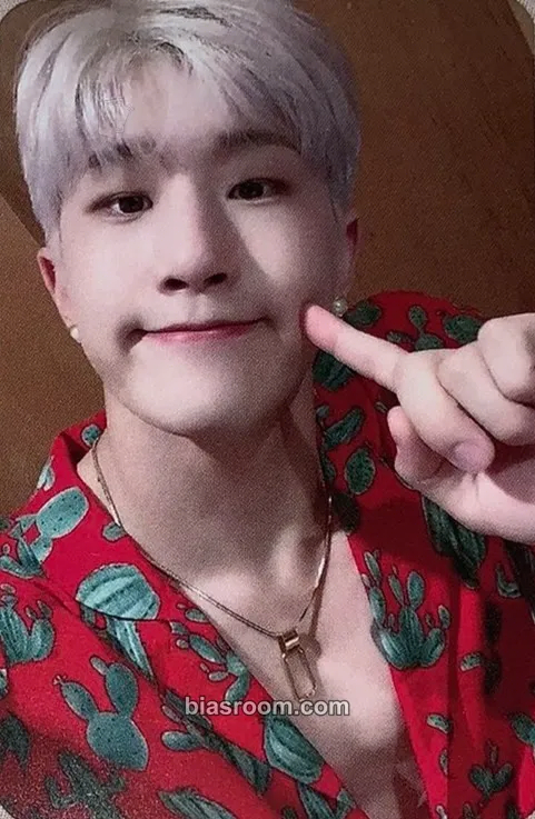JinJin Switch On Photocard - ASTRO - ASTRO K-pop photocard