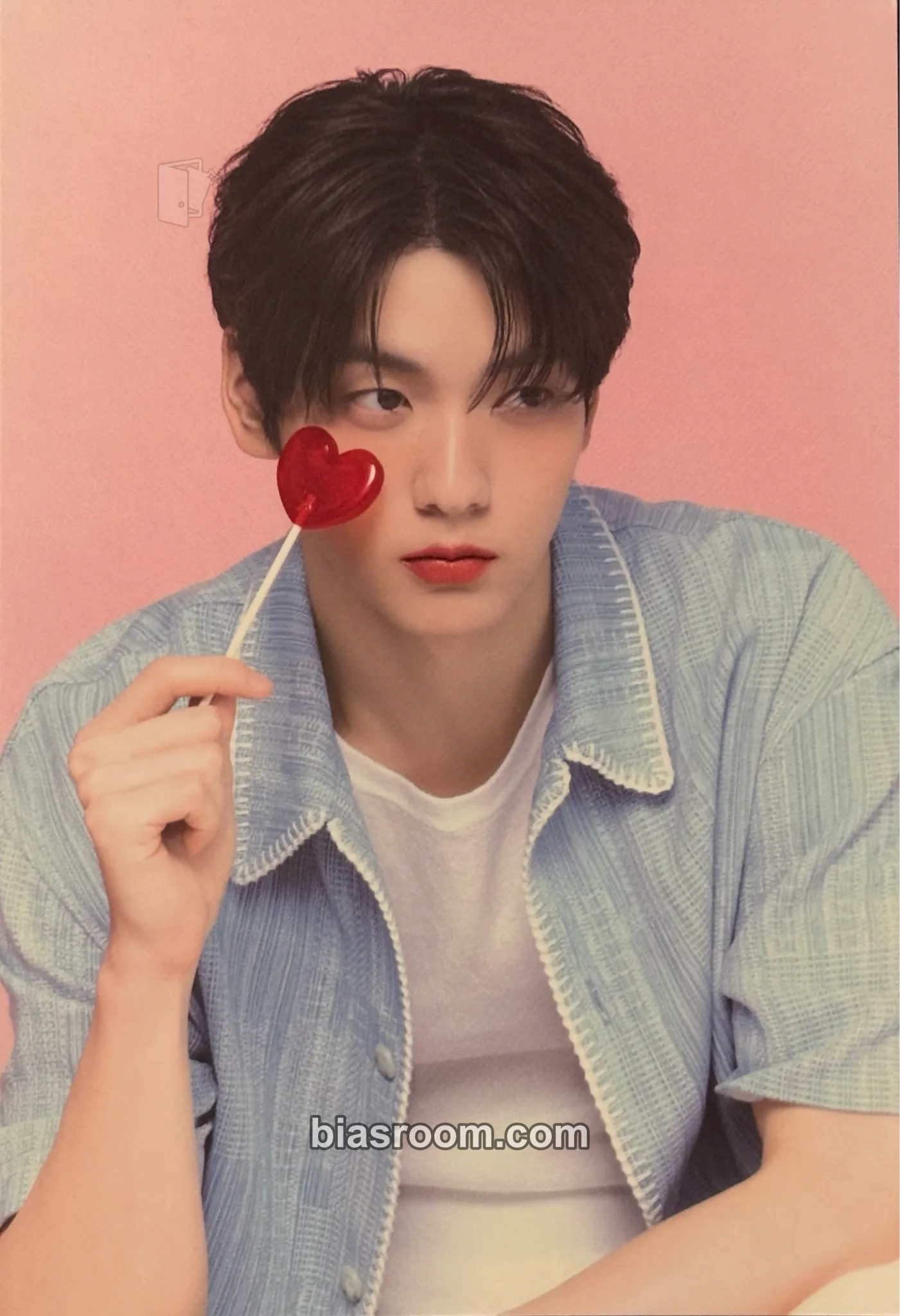 Soobin Into You Cosmetics Photocard - TOMORROW X TOGETHER - TOMORROW X TOGETHER K-pop photocard