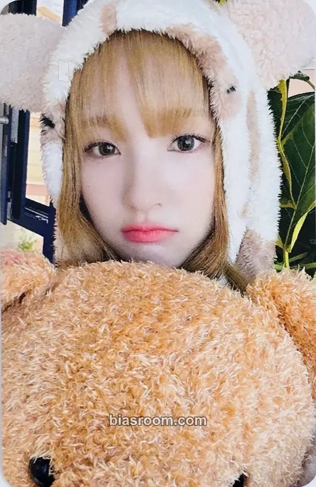 Yunha CURIOUS Photocard - UNIS - UNIS K-pop photocard