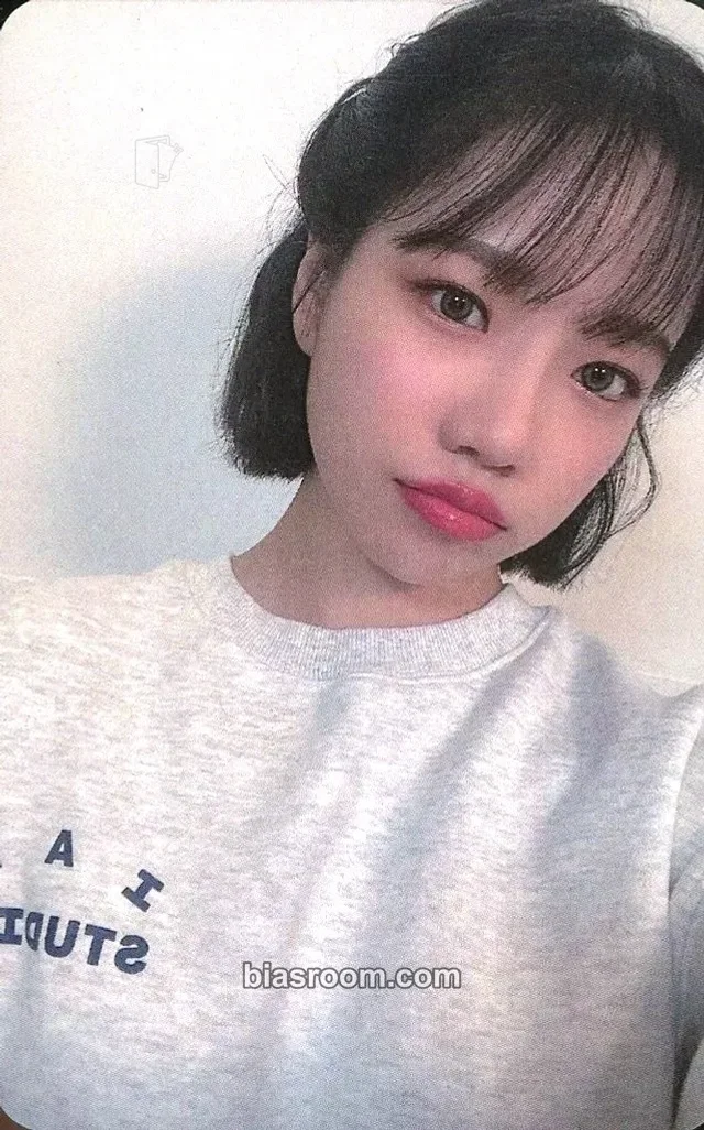 Jo Yuri Jo Yuri GLASSY K-pop photocard