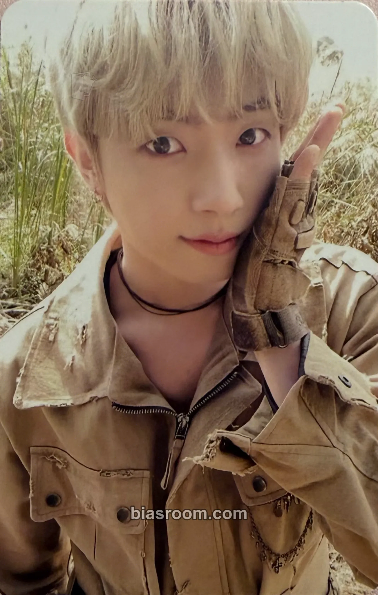 Kanghyun Season's Greetings 2022 We're in the Jungle Photocard - ONEWE - ONEWE K-pop photocard