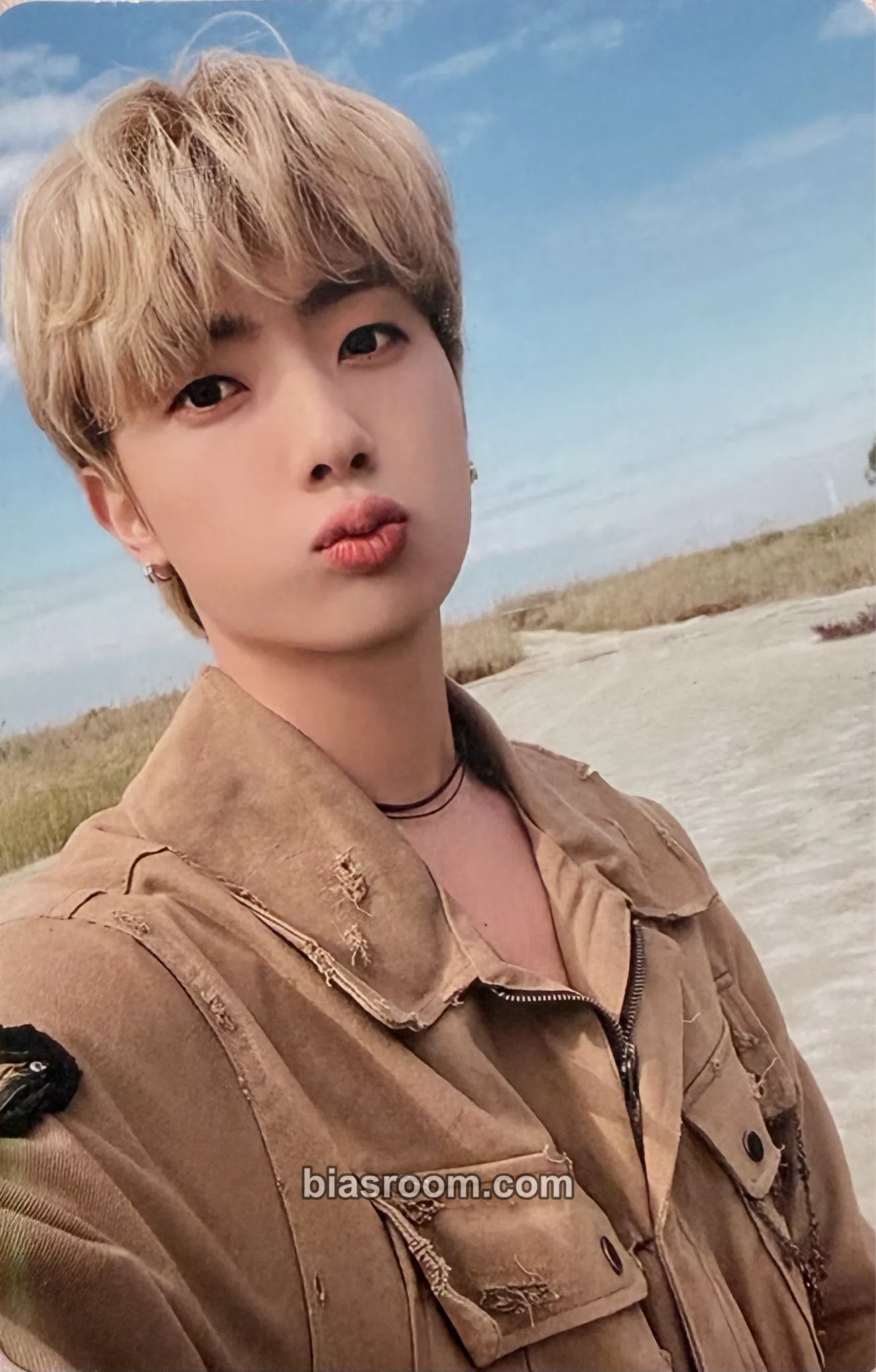 Kanghyun Season's Greetings 2022 We're in the Jungle Photocard - ONEWE - ONEWE K-pop photocard