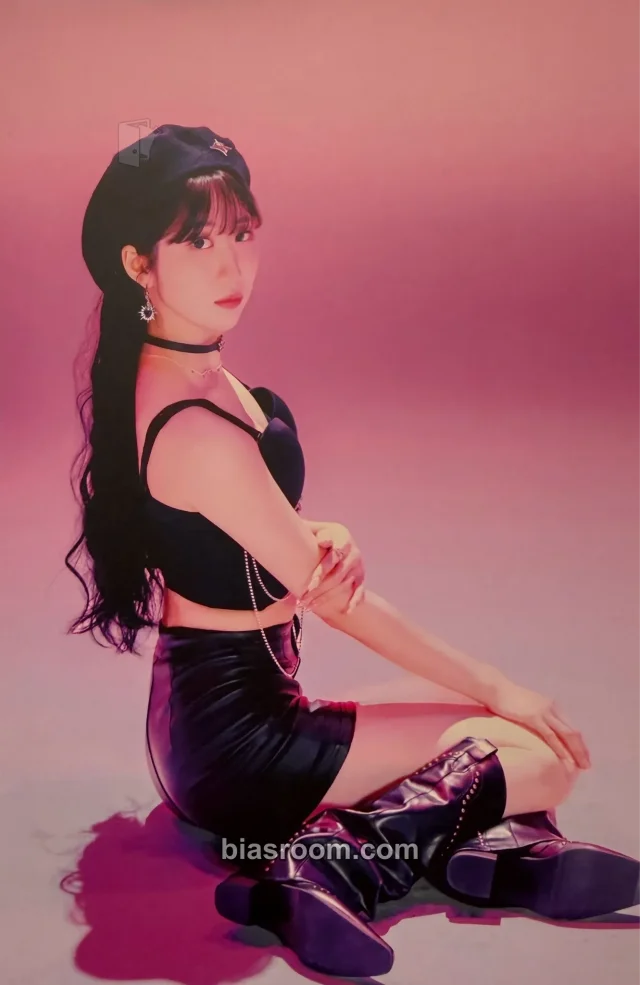 I:MOND - Youngwon - Under My Album postcard album inclusion