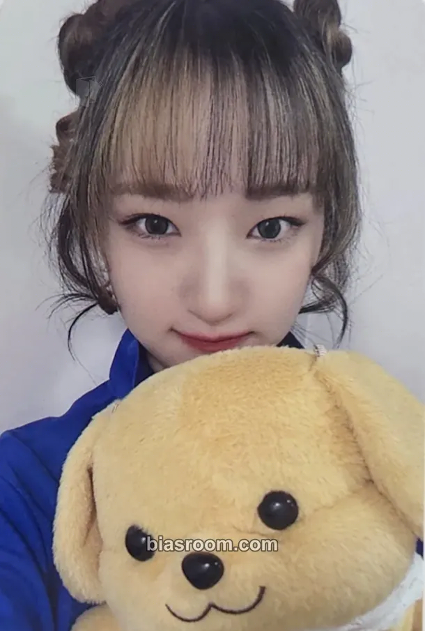 Yunha CURIOUS Photocard - UNIS - UNIS K-pop photocard