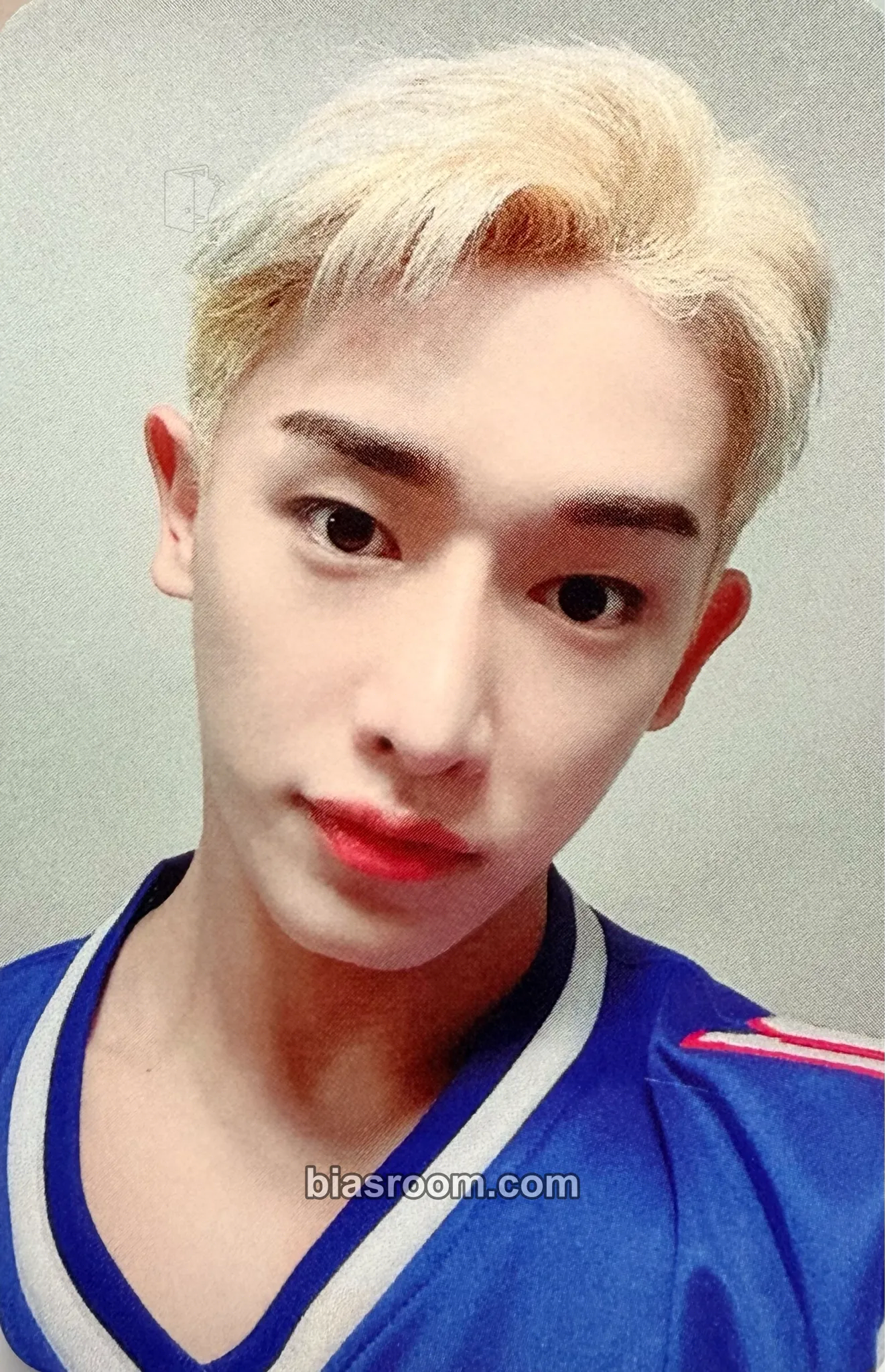 Wonho Blue Letter Photocard - Wonho K-pop photocard