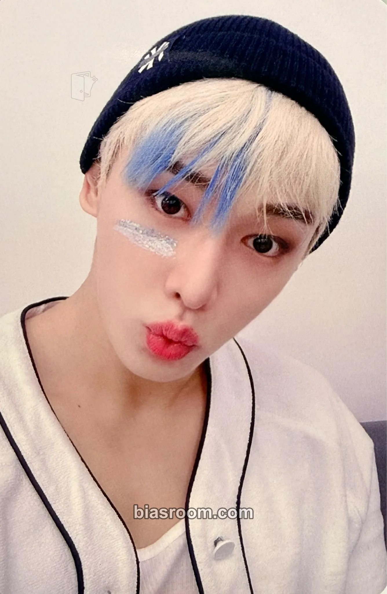 Wonho Blue Letter Photocard - Wonho K-pop photocard