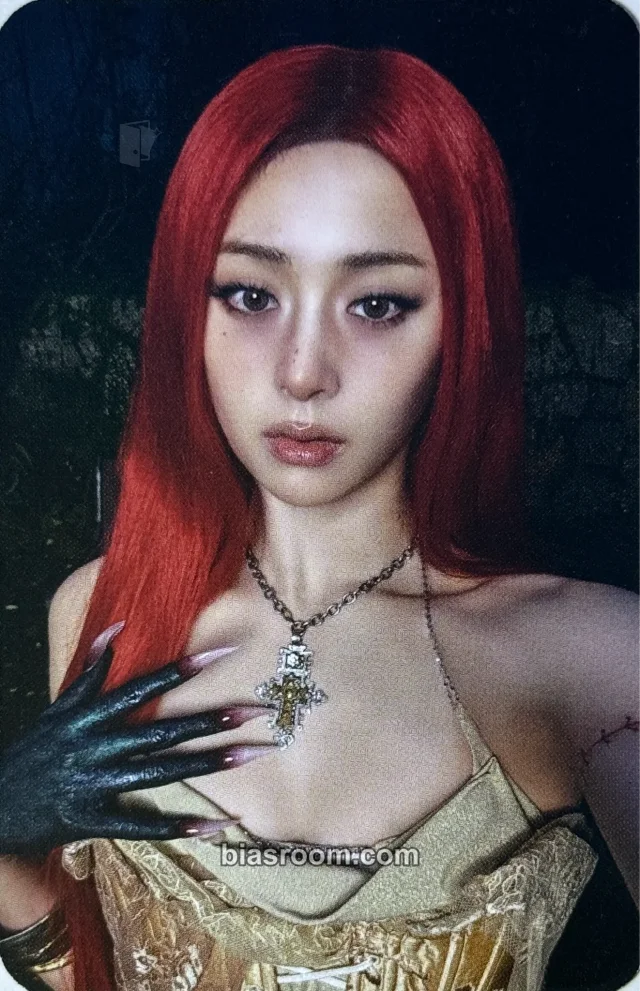 LE SSERAFIM - Huh Yunjin - PUREFLOW pt.1 Album album photocard vinyl version purple version target exclusive