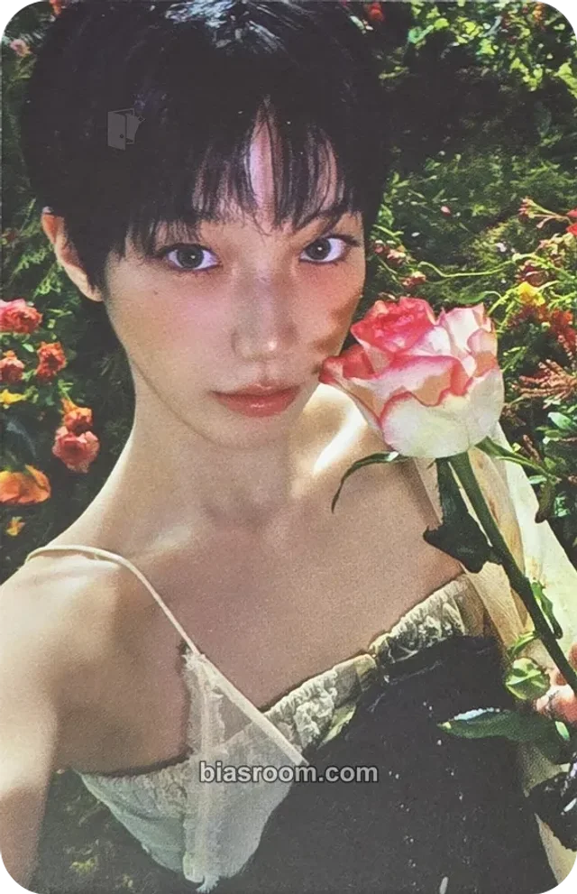 LE SSERAFIM - Kazuha - PUREFLOW pt.1 Album album photocard vinyl version purple version target exclusive