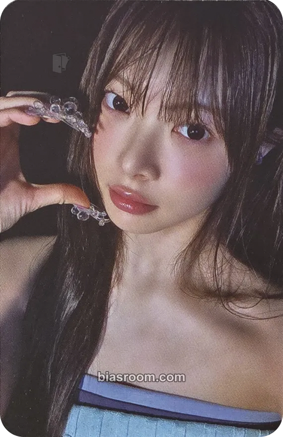 Hong Eunchae PUREFLOW pt.1 Photocard - LE SSERAFIM - LE SSERAFIM K-pop photocard