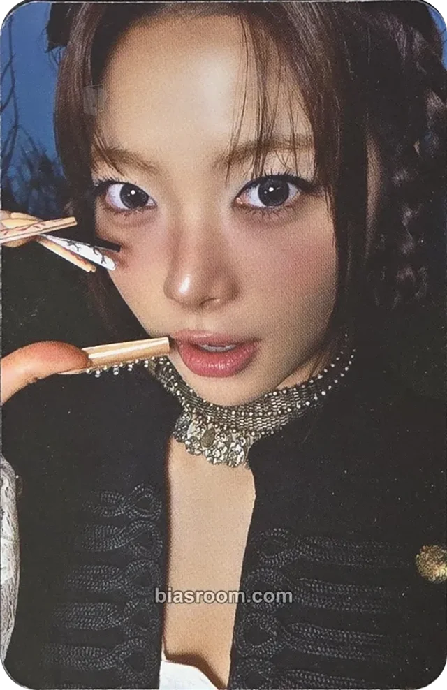 LE SSERAFIM - Hong Eunchae - PUREFLOW pt.1 Album album photocard vinyl version purple version target exclusive