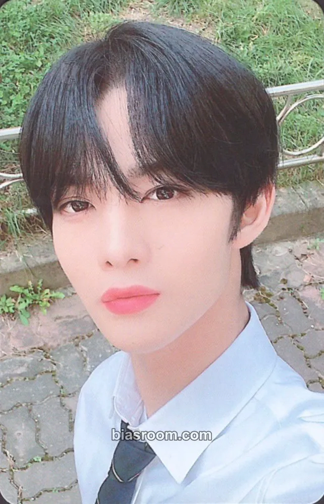 Jinyoung HELLO Chapter 2. Hello, Strange Place Photocard - CIX - CIX K-pop photocard