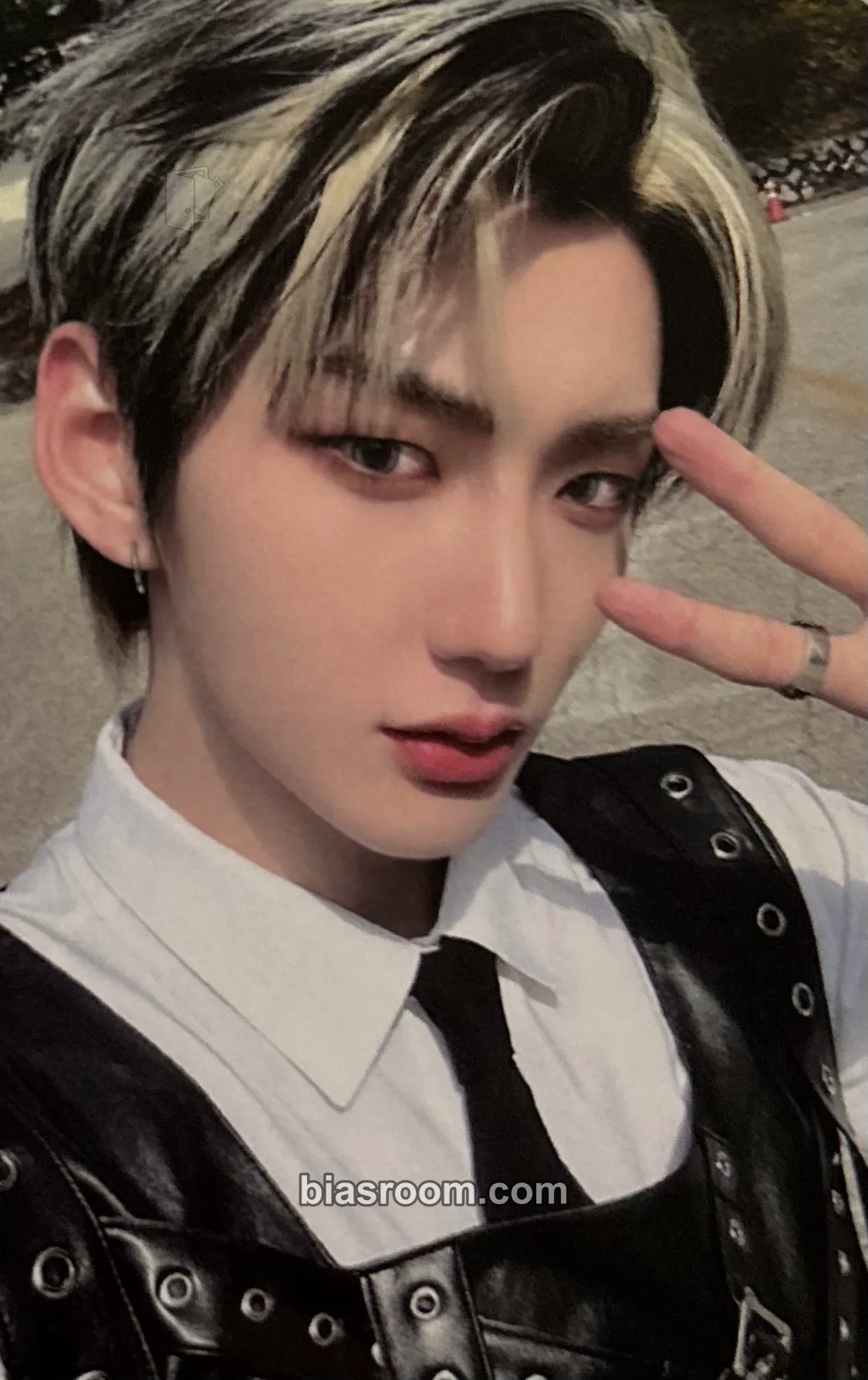 Hwon Realize Photocard - The KingDom - The KingDom K-pop photocard