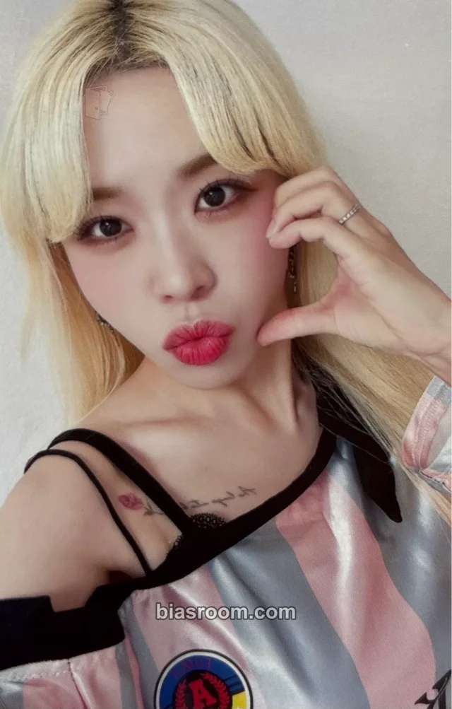 Rolling Quartz - Jayoung - Rolling Quartz X GOODDUCK Other tin case merch photocard