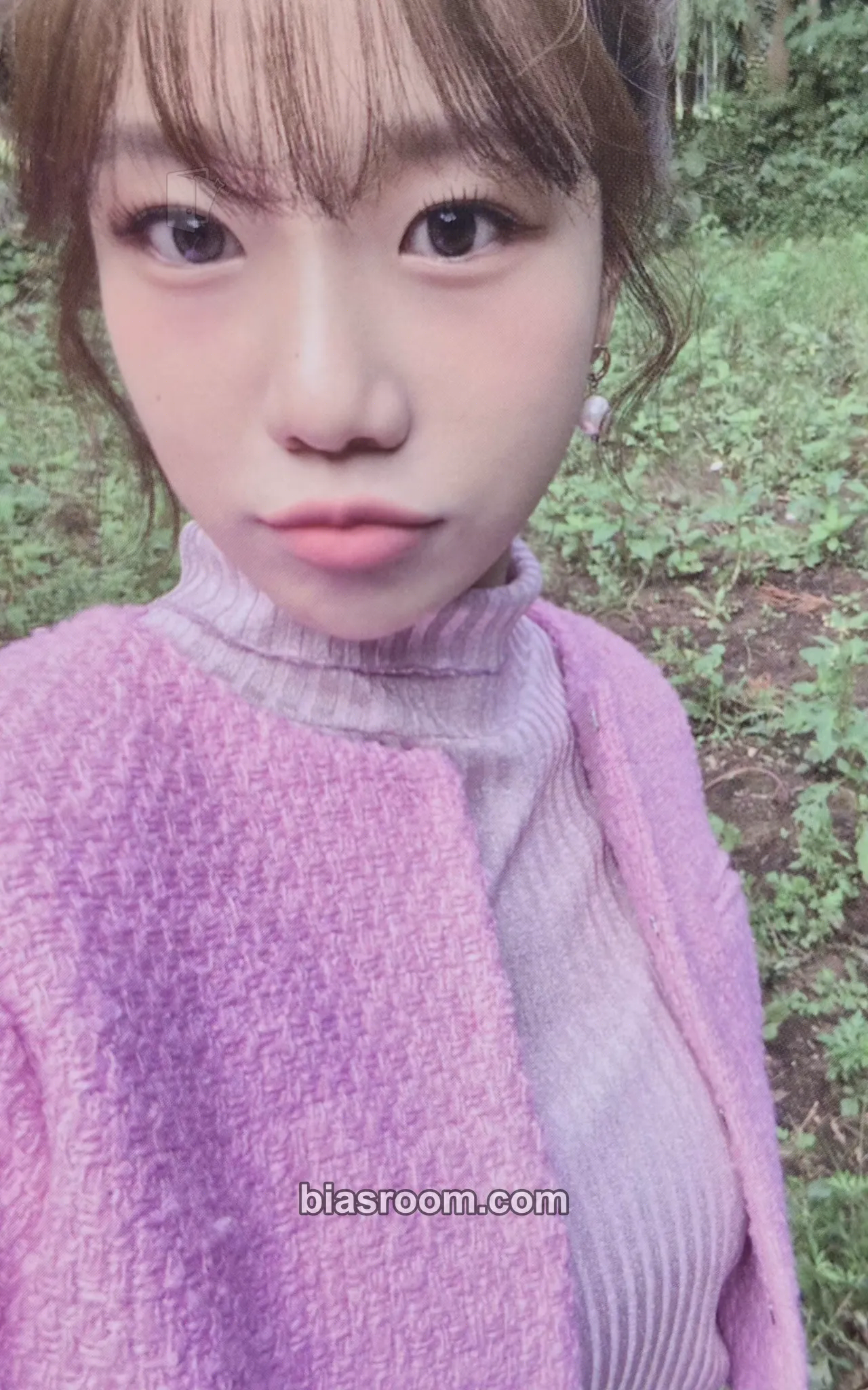 Jo Yuri SEASON’S GREETINGS 2023 Photocard - Jo Yuri K-pop photocard