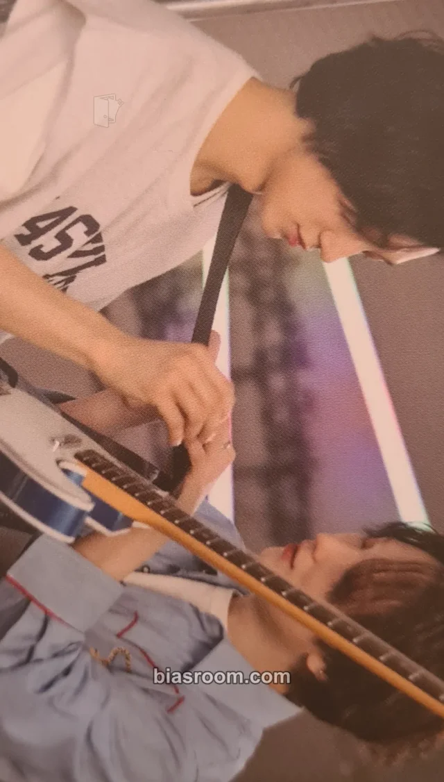 W24 - Yunsoo & Aaron - The white album Album album photocard