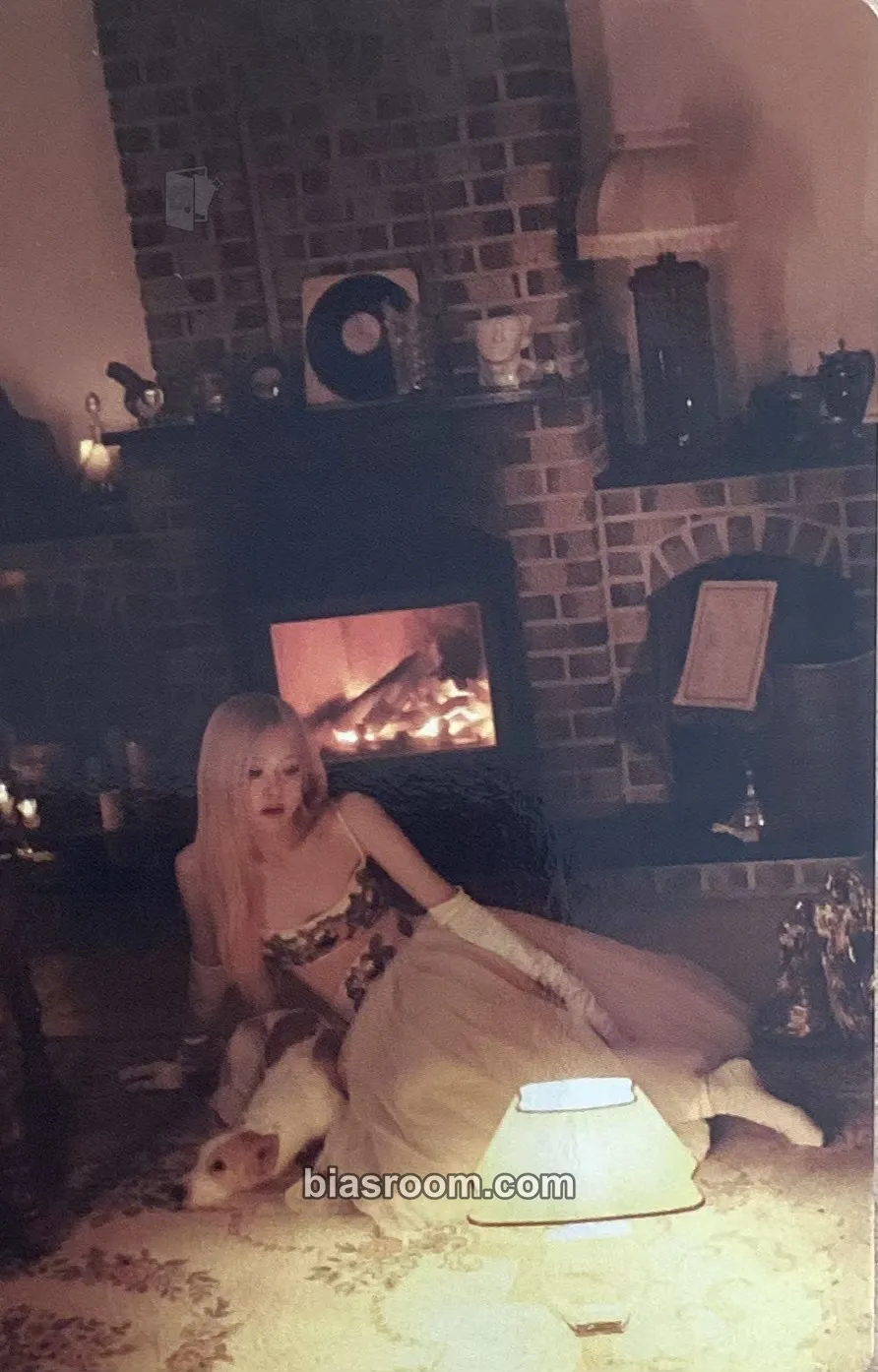 Rosé Rosé - Season’s Greetings: From HANK & ROSÉ To You 2024 Photocard - BLACKPINK - BLACKPINK K-pop photocard