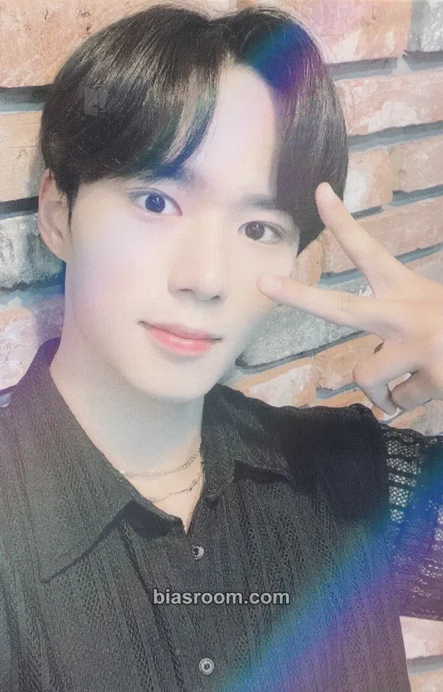 WEi - Junseo - IDENTITY : Action Album makestar holographic (hologram)