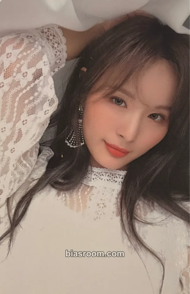 Nature - Lu - NATURE WORLD: CODE A Album album photocard