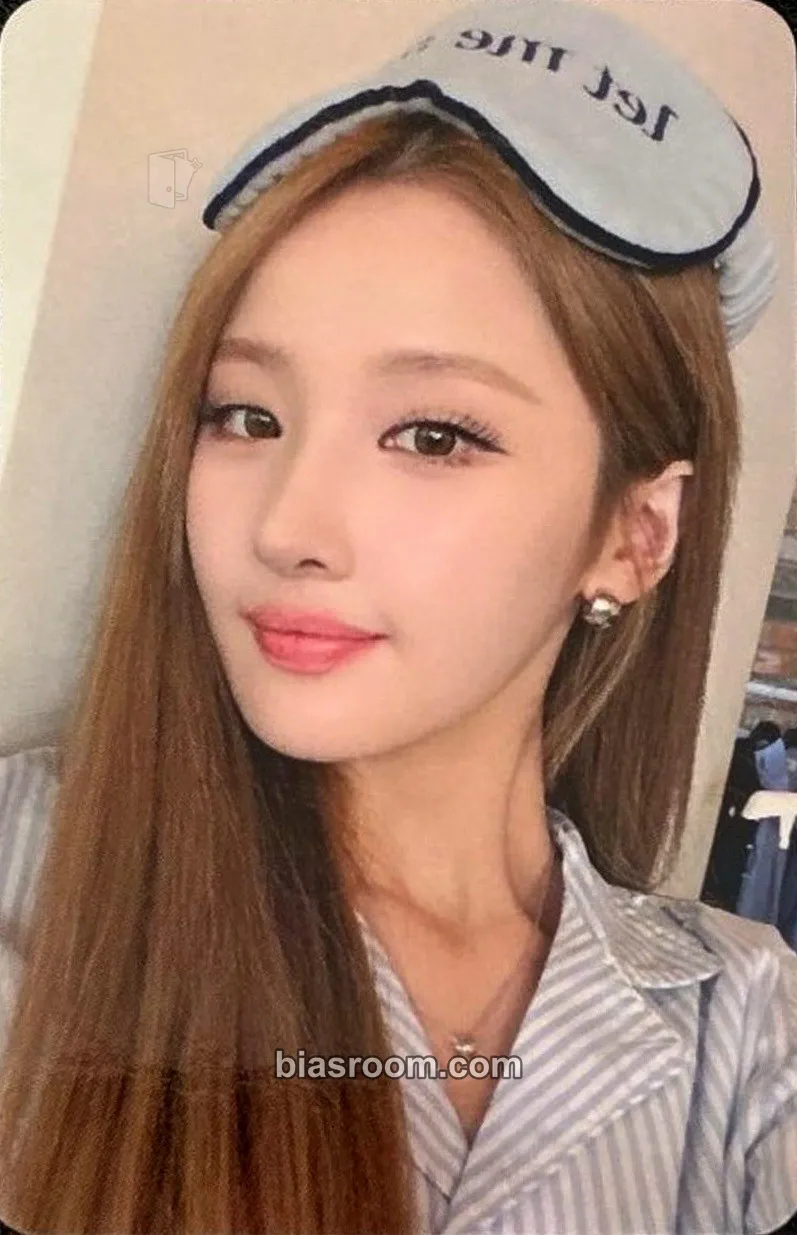 Belle Who Is She Photocard - KISS OF LIFE - KISS OF LIFE K-pop photocard