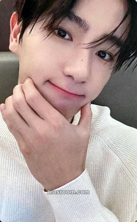 Hyunjae Unexpected Photocard - THE BOYZ - THE BOYZ K-pop photocard
