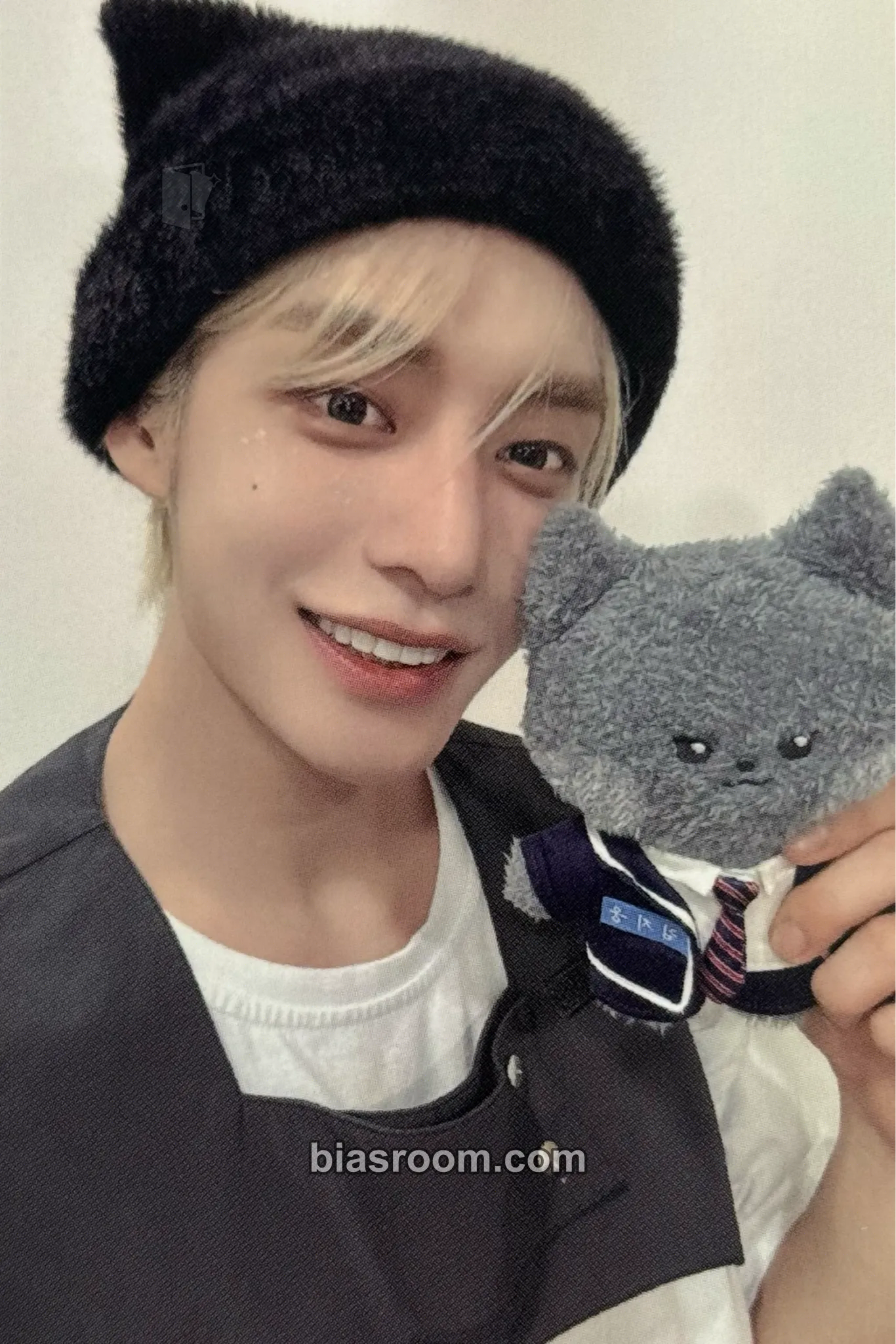 Jiwoong ZB1 x LINE FRIENDS Photocard - ZEROBASEONE - ZEROBASEONE K-pop photocard