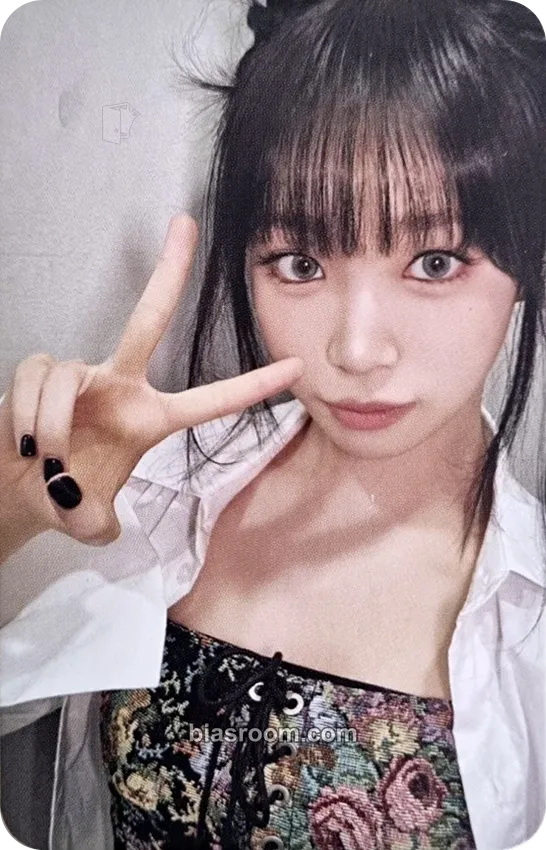 Kim Chaewon PUREFLOW pt.1 Photocard - LE SSERAFIM - LE SSERAFIM K-pop photocard
