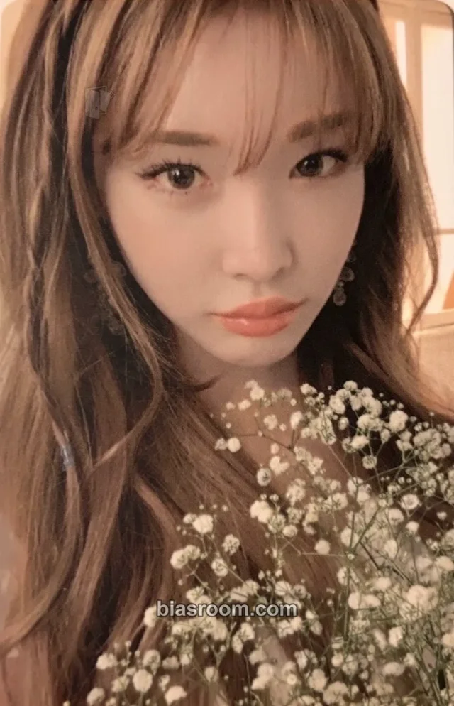 Chung Ha - Chung Ha - 2020 Season's Greetings Other photocard set season's greetings