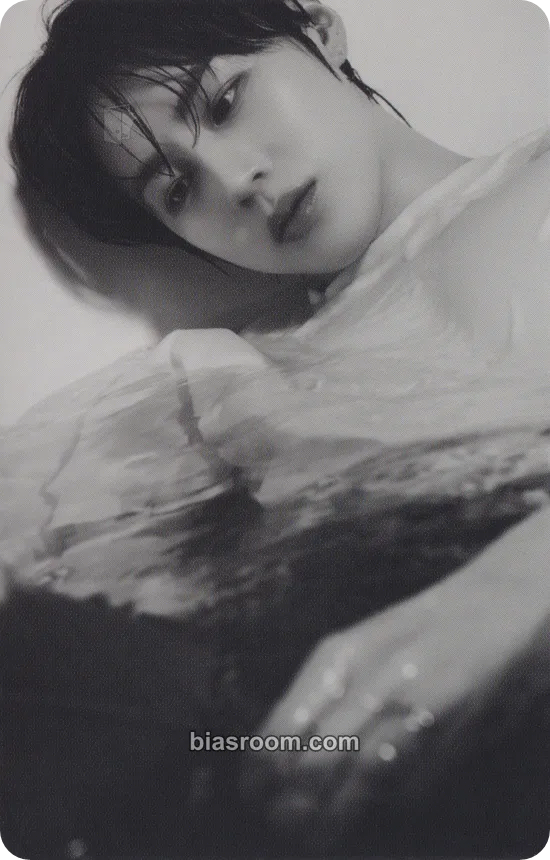 Ha Sung Woon Ha Sung Woon 23&24 Season’s Greetings ‘Just A Cloud Away’ Photocard - Ha Sung Woon K-pop photocard