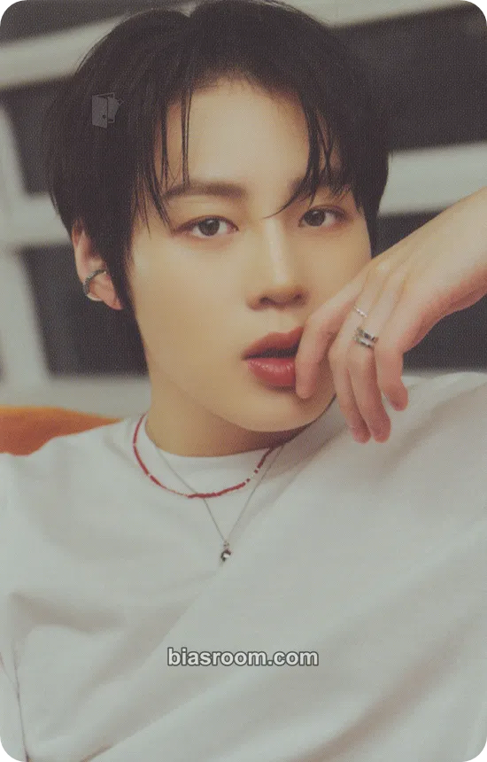 Ha Sung Woon Ha Sung Woon 23&24 Season’s Greetings ‘Just A Cloud Away’ Photocard - Ha Sung Woon K-pop photocard