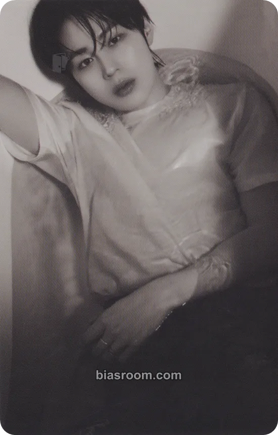 Ha Sung Woon Ha Sung Woon 23&24 Season’s Greetings ‘Just A Cloud Away’ Photocard - Ha Sung Woon K-pop photocard