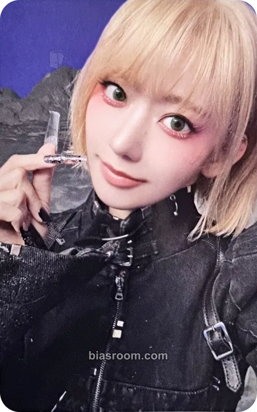 Sakura PUREFLOW pt.1 Photocard - LE SSERAFIM - LE SSERAFIM K-pop photocard