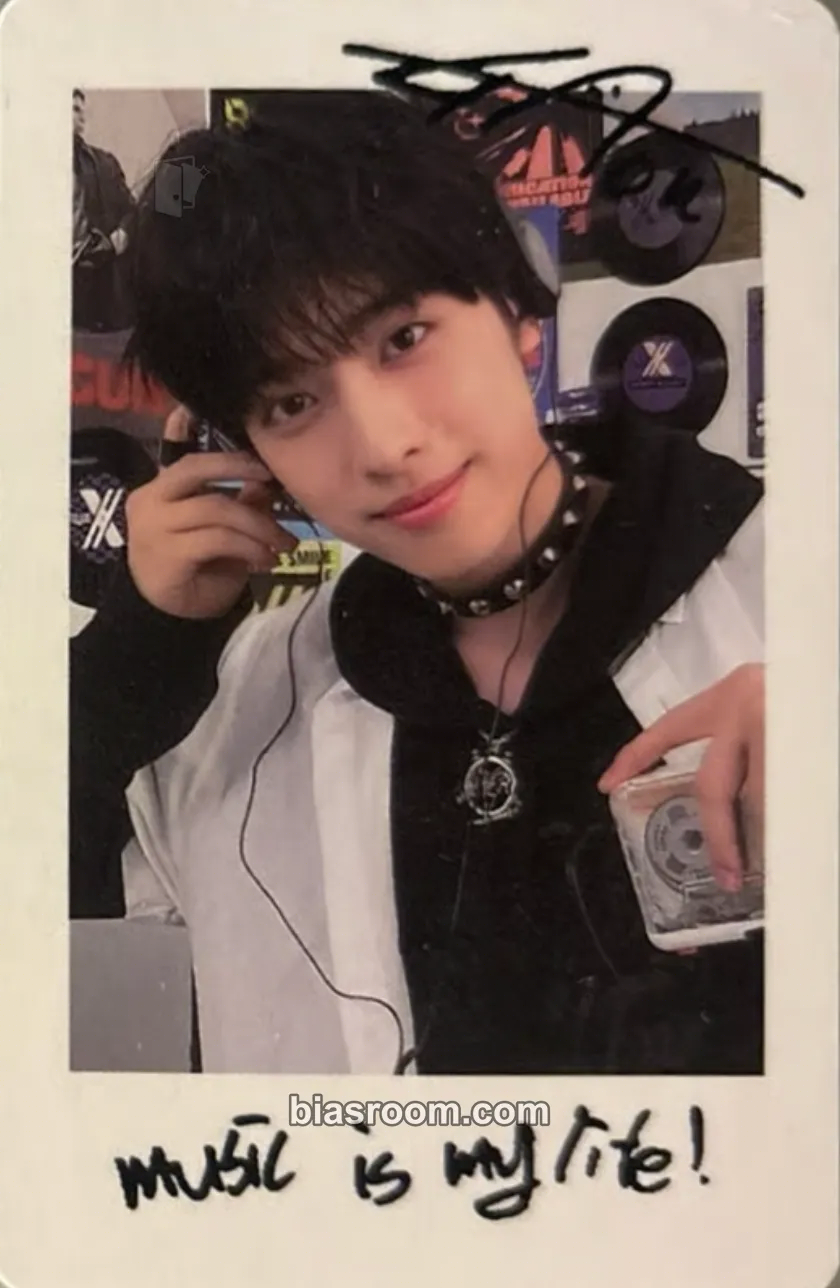 Gaon Xdinary Heroes 1st Fanmeeting "Band Club XV: 2023 Summer Camp" Photocard - Xdinary Heroes - Xdinary Heroes K-pop photocard