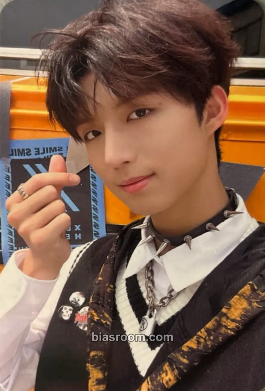 Jun Han Xdinary Heroes 1st Fanmeeting "Band Club XV: 2023 Summer Camp" Photocard - Xdinary Heroes - Xdinary Heroes K-pop photocard