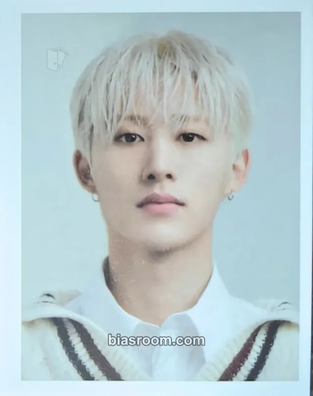 B.I - B.I - Cosmos Album id photo album inclusion