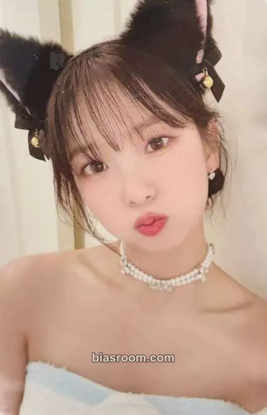 Yujin 2nd Fan Meeting: Kep1er's Strange Market Photocard - Kep1er - Kep1er K-pop photocard