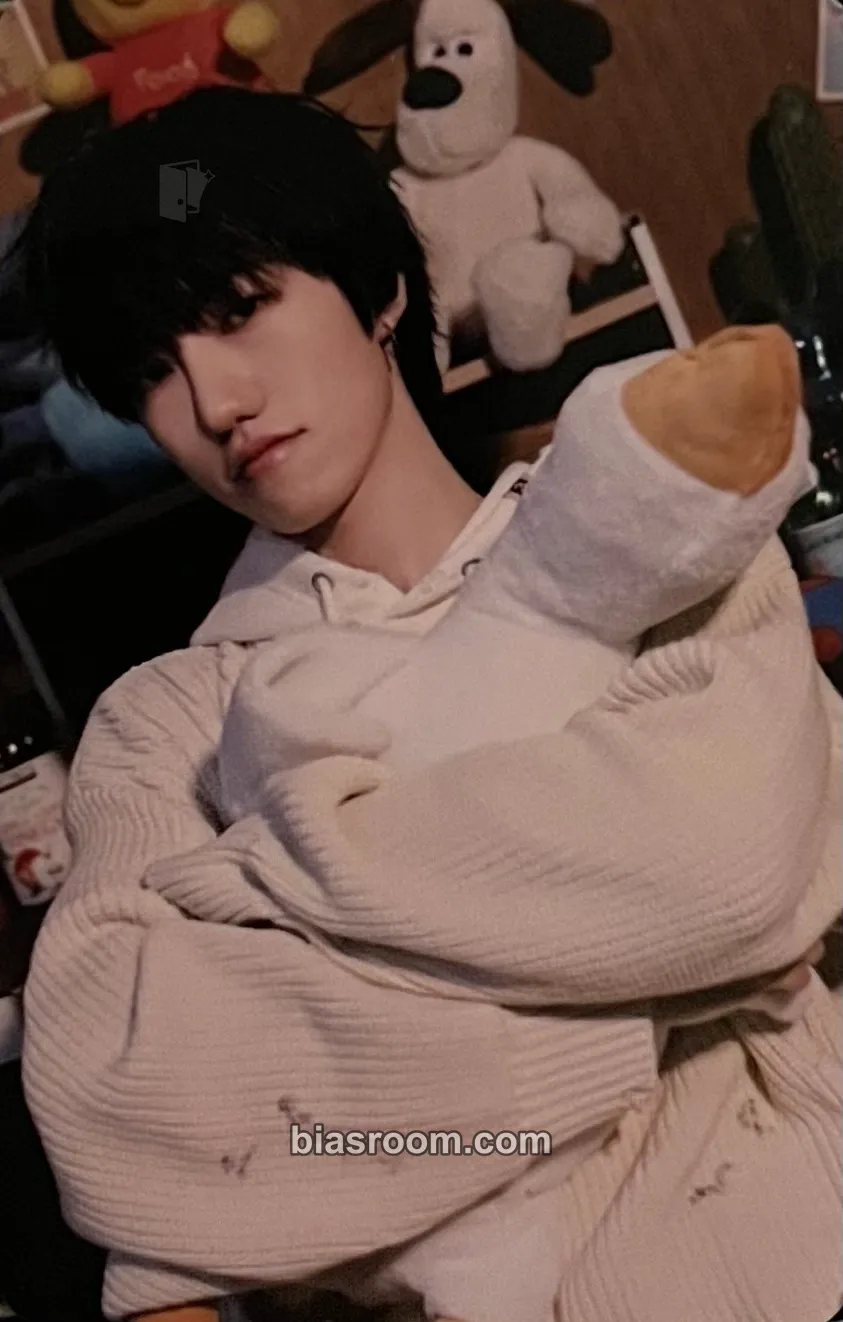 ra.L 2026 Trendz Valentine’s Day Fan Meeting Photocard - TRENDZ - TRENDZ K-pop photocard