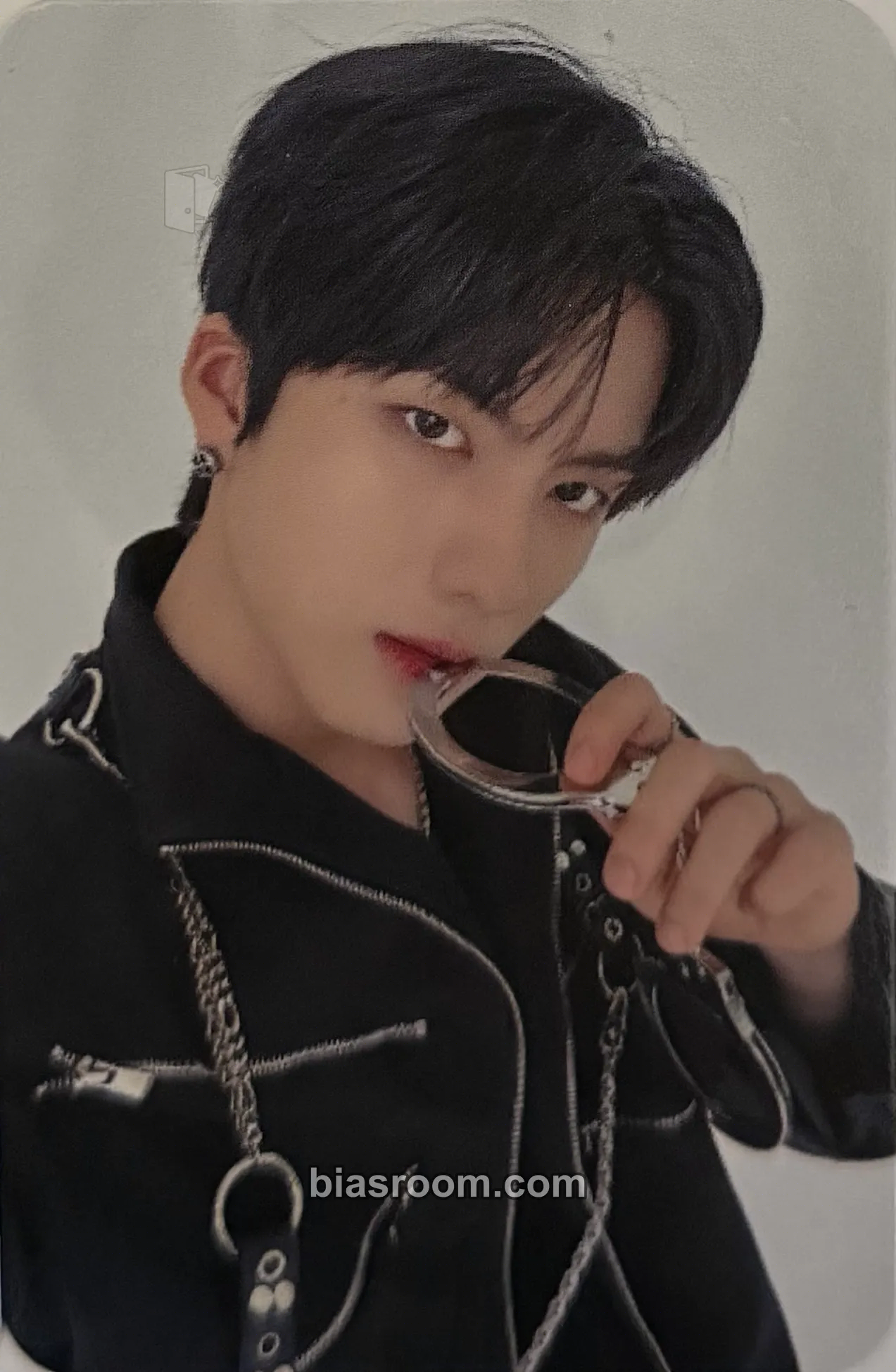 Hankook GLOW Tour in Europe pt.2 - Crime Photocard - TRENDZ - TRENDZ K-pop photocard