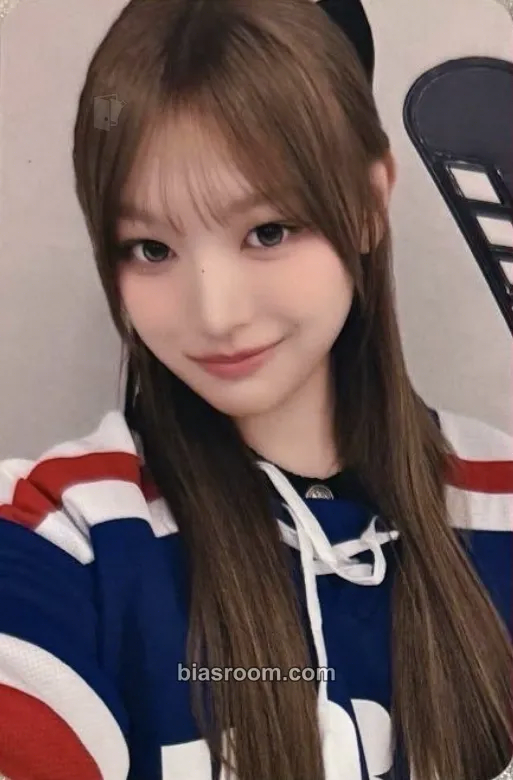 Minami lip bomb Photocard - RESCENE - RESCENE K-pop photocard