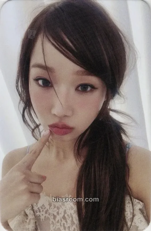 I.O.I - Yoojung - LOOP Album pob (pre-order benefit) aladin