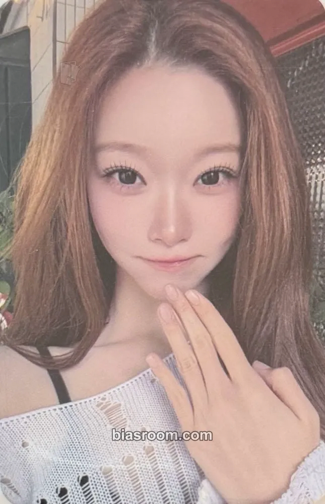 Tsuki The Collective Soul and Unconscious: Chapter Two Photocard - Billlie - Billlie K-pop photocard