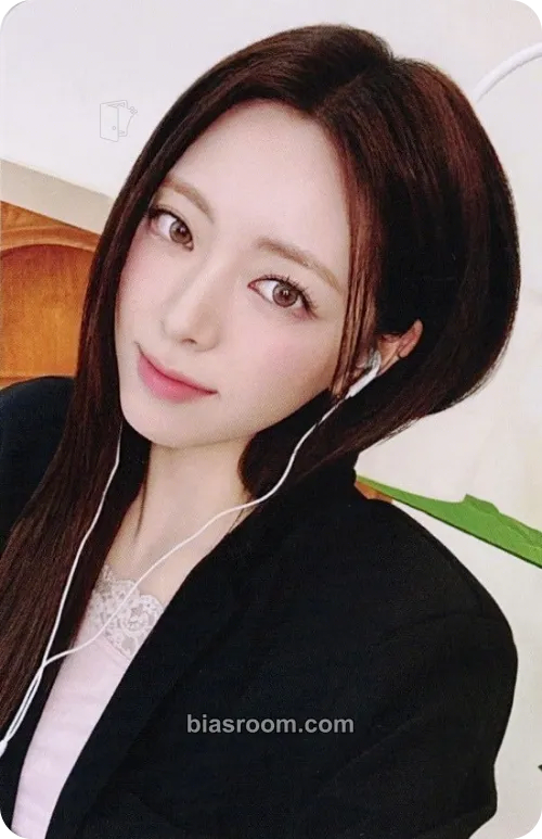 Yuna Motto Photocard - ITZY - ITZY K-pop photocard